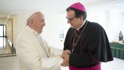 Un encuentro del Papa Francisco incontra el cardenal Augusto Paolo Lojudice