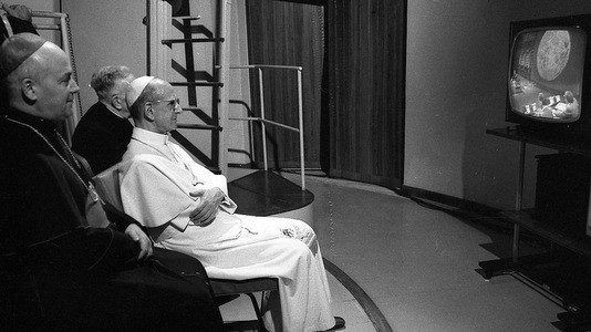 Pope Paul VI watches the moonlanding on television on 20 July 1969 