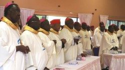 Die (echten) SECAM-Bischöfe feiern in Uganda einen Gottesdienst (Archivbild)