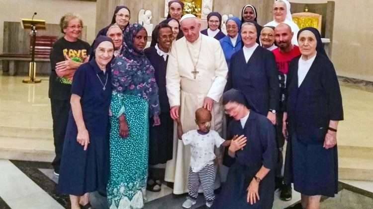 Paavi yllätti nunnat Roomassa
