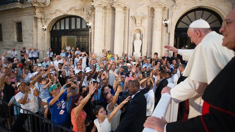 2015.09.20 Papa Francisko kukutana na vijana wa Cuba katika ziara yake ya kitume 2015. 