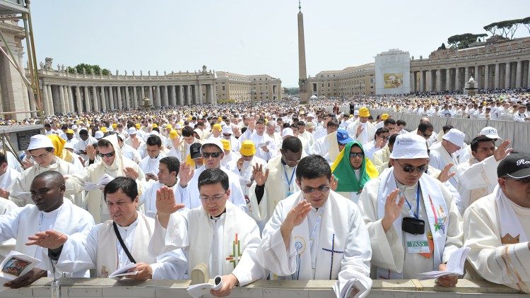 Obhajanje svete maše ob sklepu leta duhovnikov 11. junija 2010.