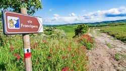 Die Via Francigena, ein alter Pilgerweg, der von Großbritannien nach Rom führt 