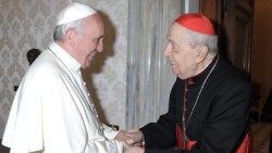 Il cardinale Achille Silvestrini con Papa Francesco