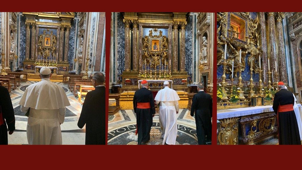 Svätý Otec prichádza pred oltár Panny Márie v jej hlavnej bazilike v Ríme