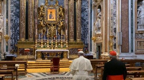 The Pope prays at Saint Mary Major for his trip to Asia
