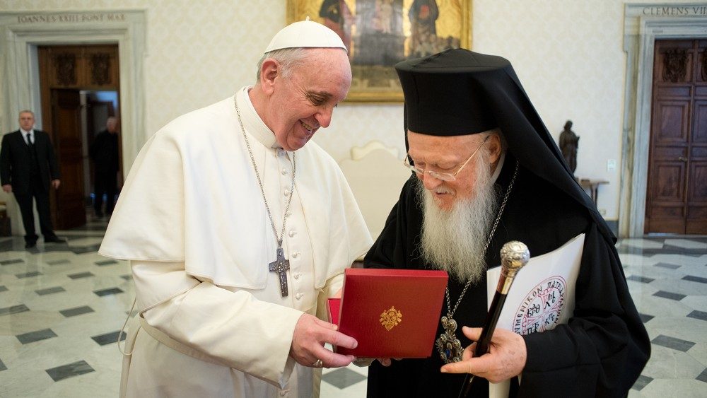 Lors de leur première rencontre en 2013 au Vatican.