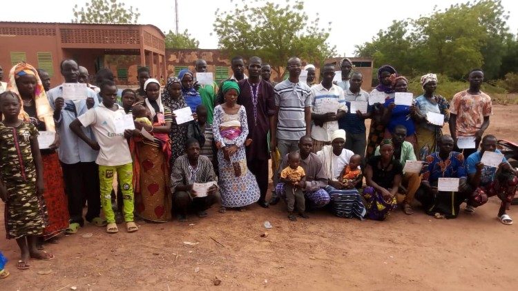 Vienos Burkina Faso parapijos tikintieji