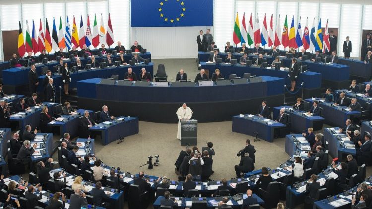 Папа Франциск під час промови в Європейському Парламенті в Стразбурзі 25 листопада 2014 року