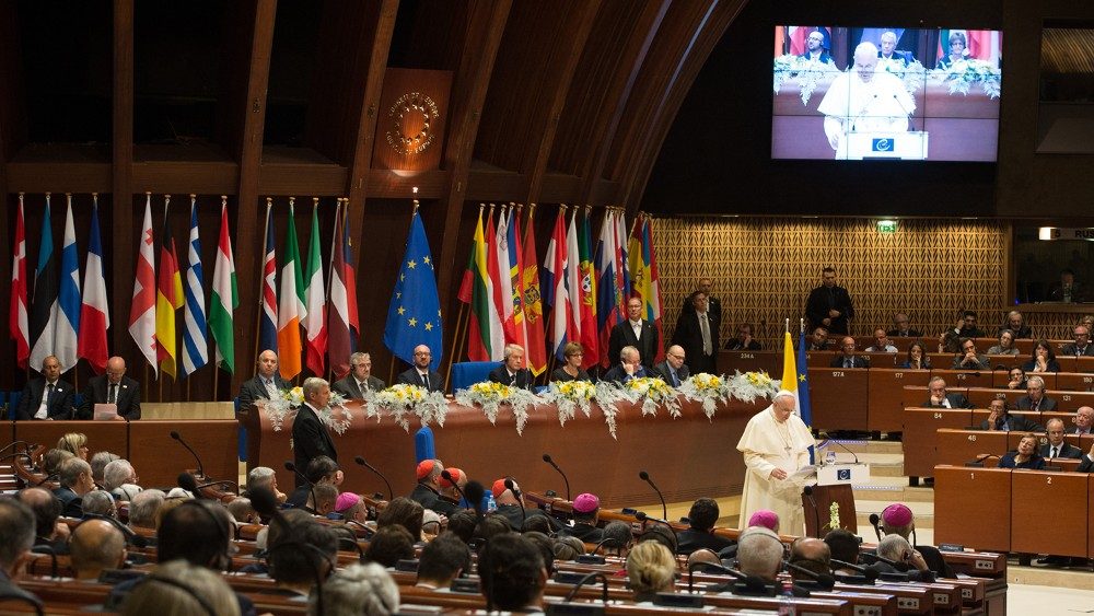 Le 25 novembre 2014, le Pape François prononce un discours devant le Conseil de l'Europe à Strasbourg.