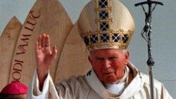 João Paulo II durante a beatificação de Anton Martin Slomsek