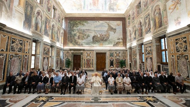 Папа Франциск на встрече с итальянскими миссионерами