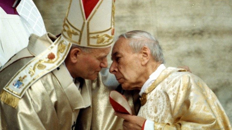Popiežius Jonas Paulius II ir kardinolas Steponas Wyszynskis 1978 spalio 22 d. Šv. Petro aikštėje