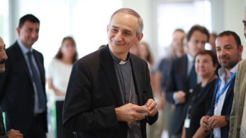 Kardinál Zuppi je novým predsedom Konferencie biskupov Talianska