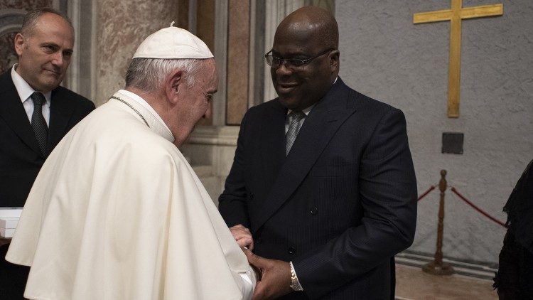 Le Pape François s’entretenant avec le Président congolais Felix Tshisekedi, à l’occasion du consistoire d’octobre 2019