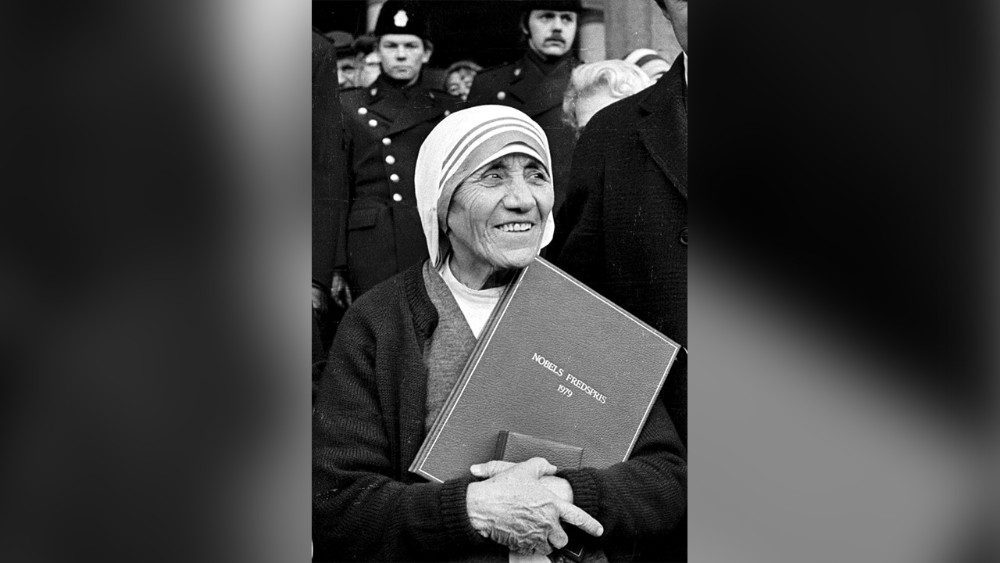 2019.10.17 Madre Teresa di Calcutta riceveva il premio Nobel 40 anni fa