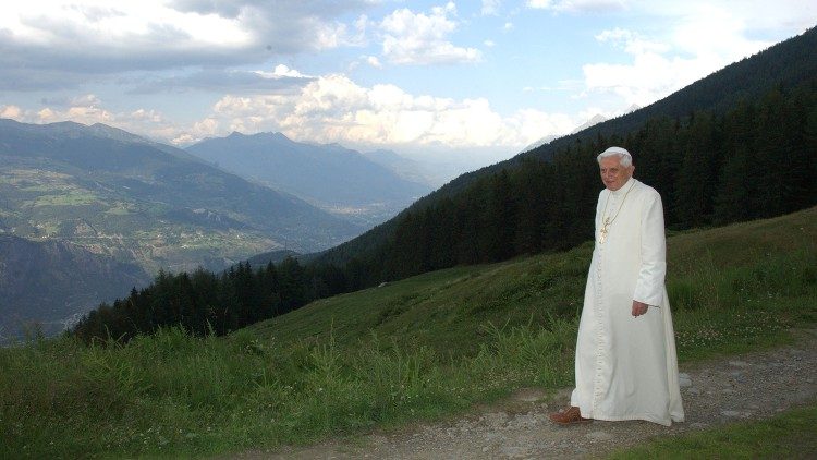 Joseph Ratzinger - Benedikt XVI. (27. júl, 2006, Valle d'Aosta, Taliansko)