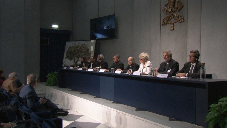 2019.10.23 Briefing Sinodo Amazzonico in sala stampa, Santa Sede