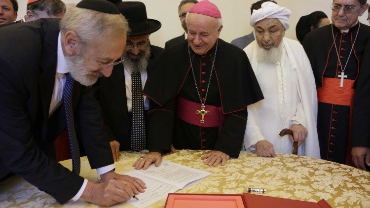 Подписание совместной декларации в Ватикане