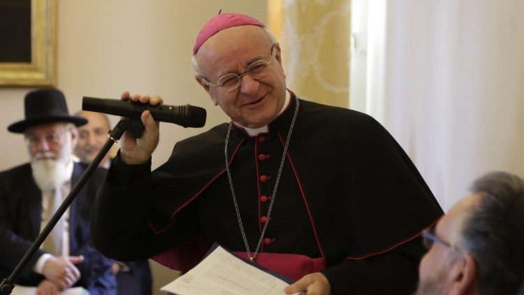 Архиепископ Винченцо Паля, председател на Папската академия за живота