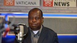 Père Rigobert Minani Bihuzo, SJ Coordonnateur du REBAC