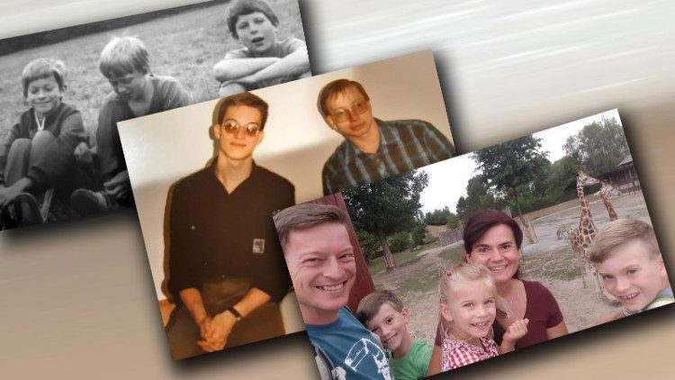파벨 믹수의 모습. 위에서부터 9세, 19세, 그리고 현재의 가족과 함께. 