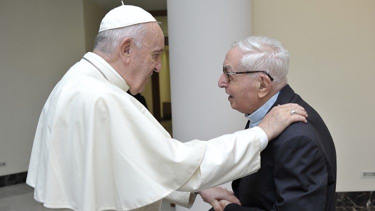 Папа Франциск с 96 годишният отец Филипо Грило