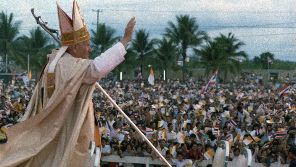 2019.11.19 viaggio apostolico di papa Giovanni Paolo II in Thailandia 2 maggio - 12 maggio 1984