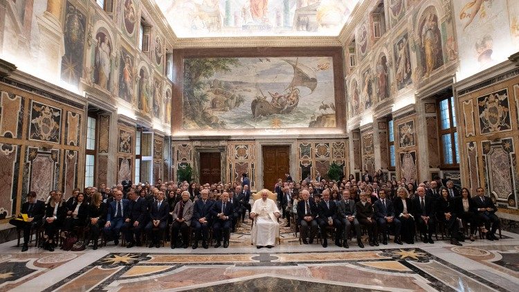 Ferenc pápa 2019-ben a Livatino Ta nulmányközpont tagjaival