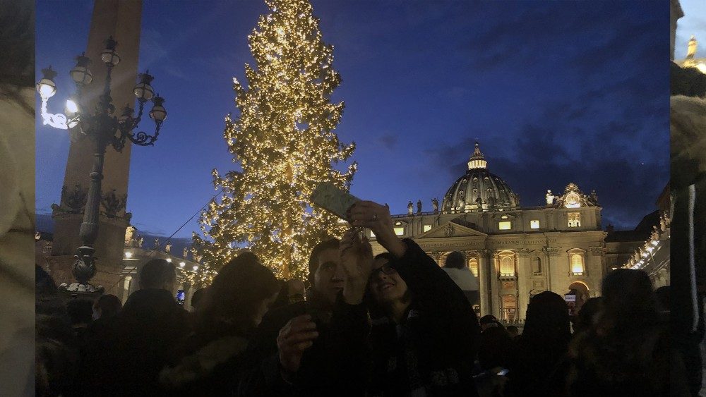Accensione presepe e albero di Natale Piazza San Pietro - 2019