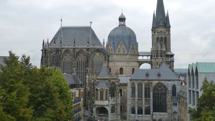 Nhà thờ Chính toà Aachen 