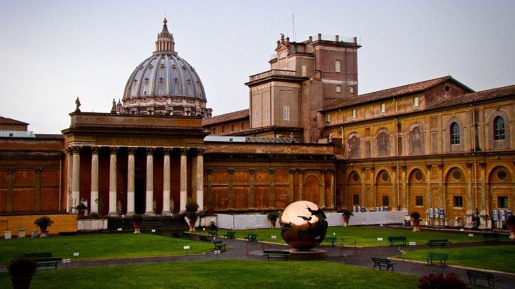 2019.12.13 cortile dei musei vaticani, cupola di San Pietro