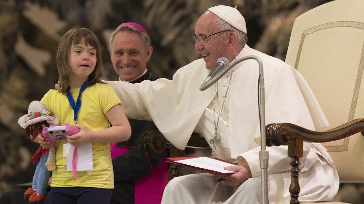Papa Francesco udienza al Convegno per le persone disabili promosso dalla Cei, giugno 201