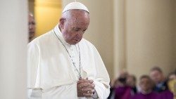O Papa Francisco em oração