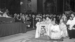 האפיפיור הקדוש יוחנן ה-23 פותח את ועידת הוותיקן השנייה