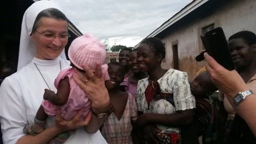 Papa Francisco doa respiradores para hospital no Malawi