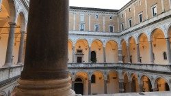 Le  palais de la Chancellerie à Rome, siège de la Rote romaine. 