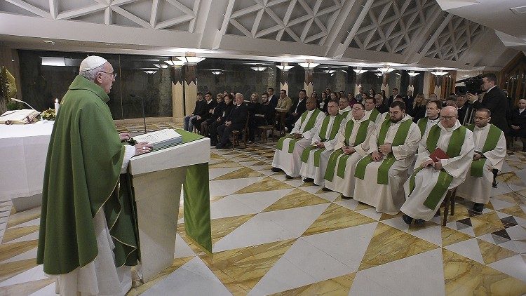 Папа падчас св. Імшы ў капліцы сваёй рэзідэнцыі