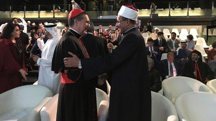 Ordförande för Påvliga rådet för interreligiös dialog kardinal Miguel Ángel Ayuso Guixot deltog i firandet av ettårsdagen av undertecknandet av Dokumentet om mänskligt broderskap för världsfred och fredlig samexistens mellan folk av olika trosuppfattningar i Abu Dhabi 4 februari