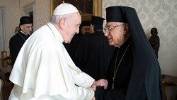 Le Pape François reçoit en audience Sa Béatitude Youssef Absi, patriarche d'Antioche des grecs-melkites, le 7 février 2020. 