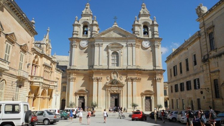 Cathédrale Saint-Pierre-et-Saint-Paul de Mdina (1697) dans le centre de Malte. 