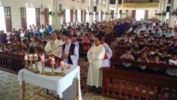 Una celebrazione in una chiesa in Vietnam