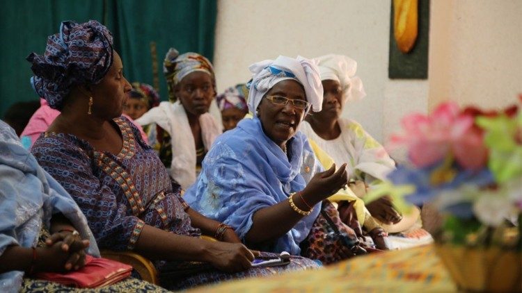 Donne della Costa d'Avorio impegnate nella Chiesa