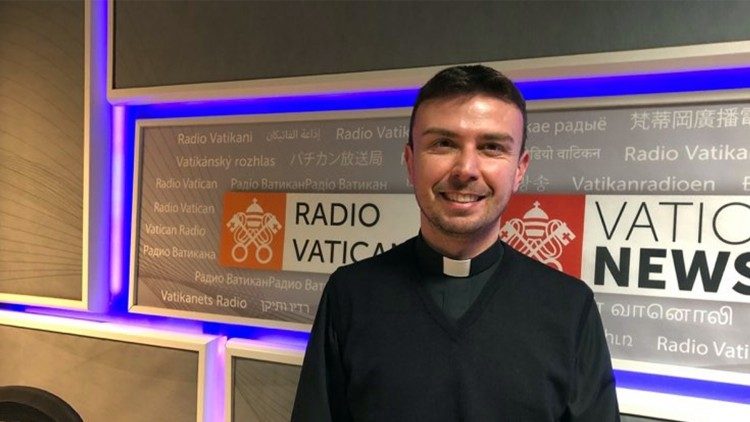 Father Luigi Maria Epicoco as a guest at the Vatican Radio studios - archive photo