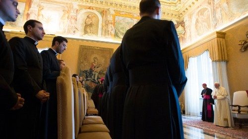 Папа: рік місіонерської практики для майбутніх  ватиканських дипломатів