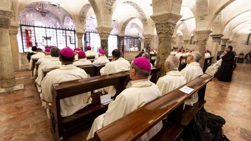 イタリア南部バーリで、地中海と平和をテーマに司教の集い