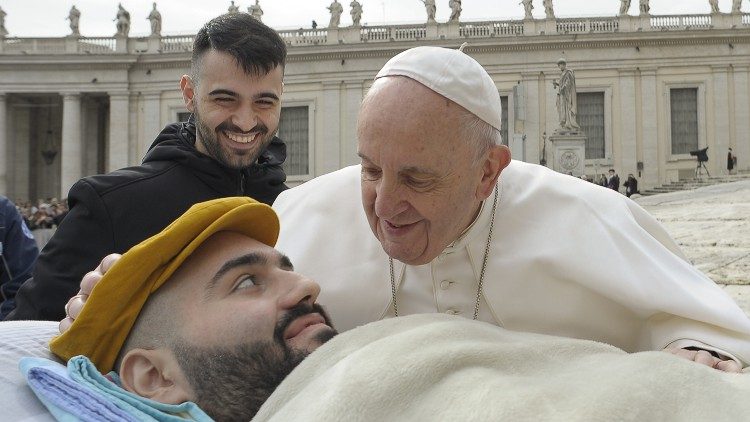 Papa Francisc: Forţa unui lanţ depinde de grija acordată celor mai slabe verigi - foto de arhiva din 27 februarie 2020