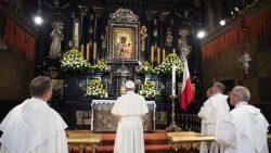Pope Francis prays before the icon of Our Lady of Czestochowa, during his visit to the Shrine of Jasna Gora in 2016