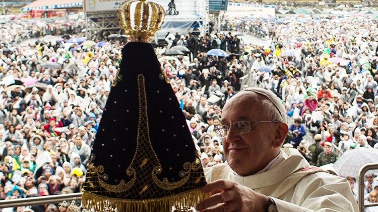 Papa Francisco com Nossa Senhora Aparecida