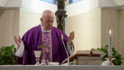 2020.03.13 Papa Francesco celebra la Messa a Casa Santa Marta